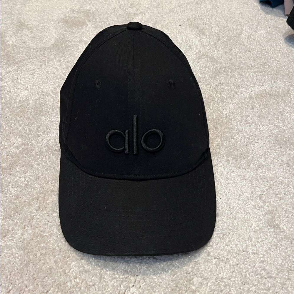 ALO Yoga Black Cap-NWOT
